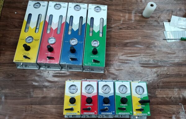 PRAMA MAKE BASE MOUNTING STAND, SS BASE PLATE WITH MS POWDER COATED STAND