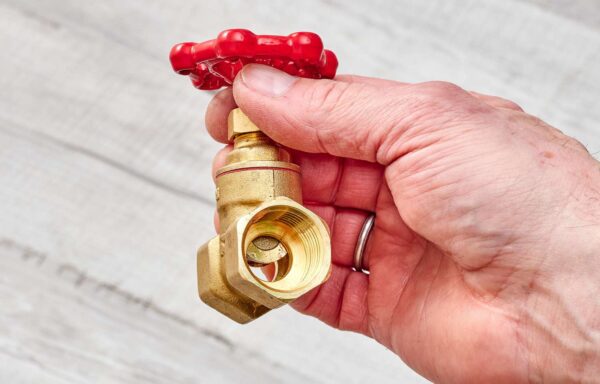 COUPLER (LEVER OPERATED), FOR TUBE SIZE : BLANK ,  REGULER BODY WITH SLEEVE OD 16MM  MOC : BRASS